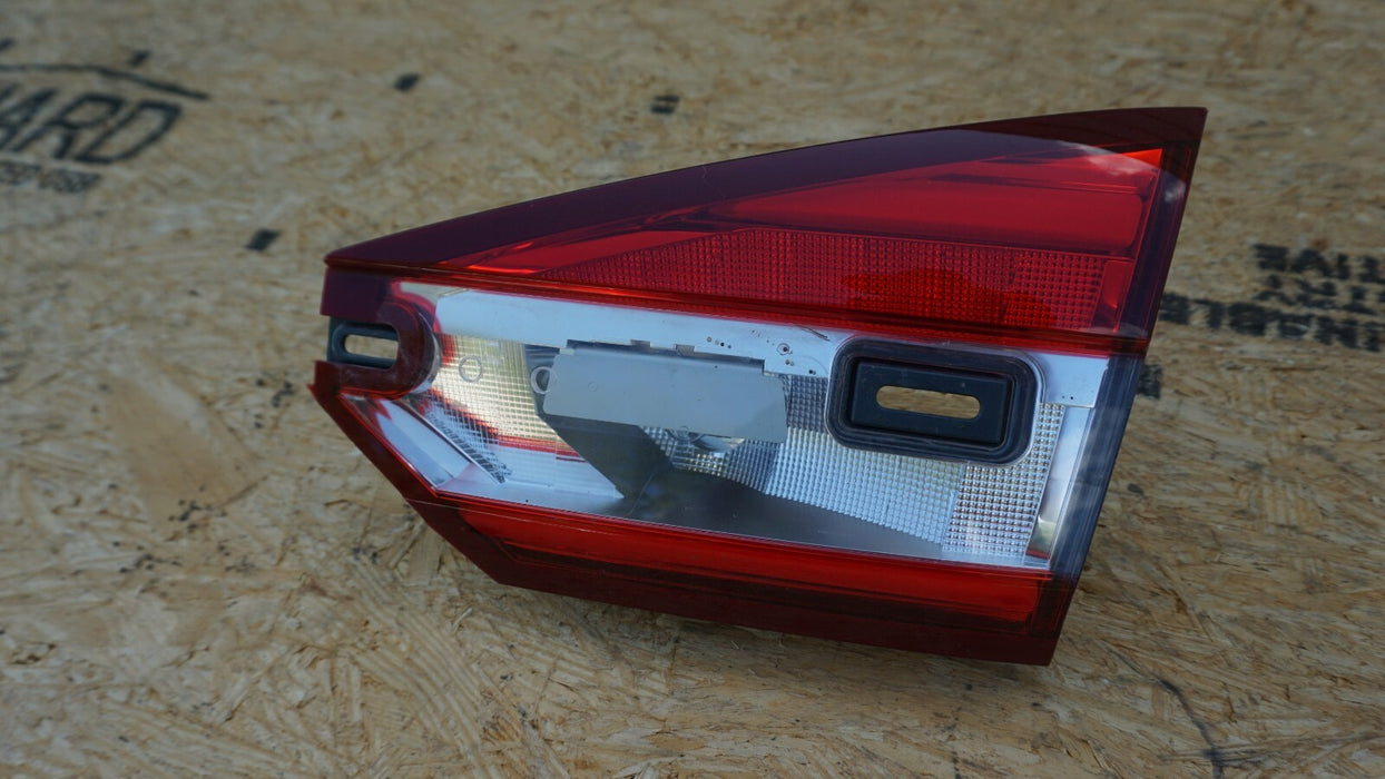 17 18 2017 2018 FORD FUSION RIGHT REAR TRUNK LID INNER TAILLIGHT OEM