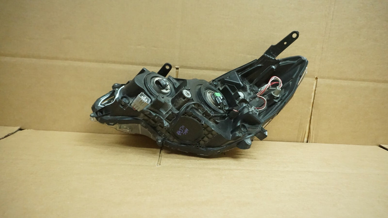 2012-2014 SUBARU IMPREZA FRONT RIGHT PASSENGER SIDE HEADLIGHT HALOGEN LAMP OEM
