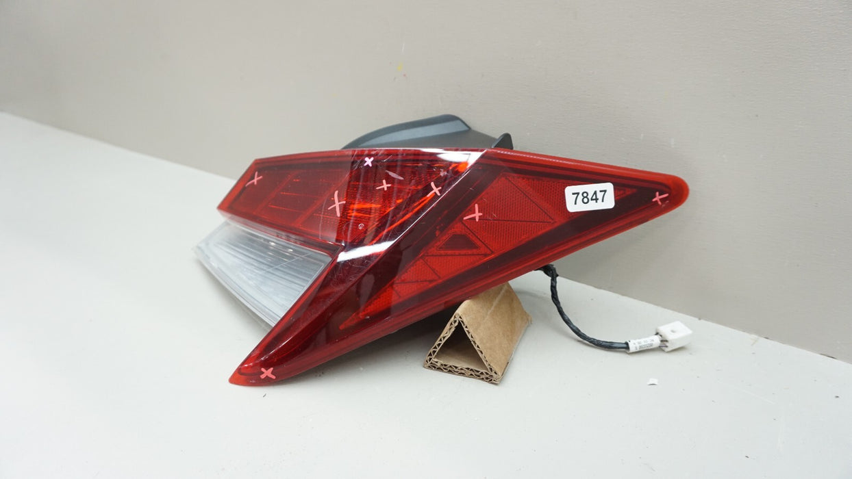 2021-2023 HYUNDAI ELANTRA REAR RH RIGHT PASSENGER SIDE OUTER TAIL LIGHT OEM