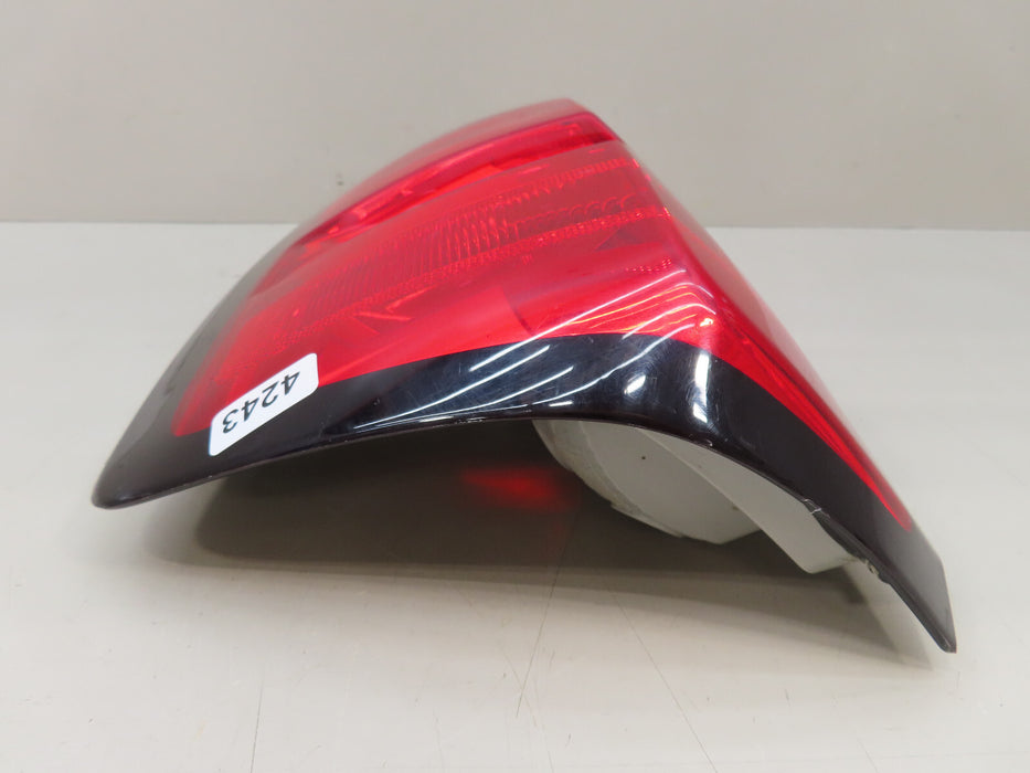 2014 2015 CHEVROLET SILVERADO 1500 REAR RIGHT PASSENGER SIDE TAIL LIGHT OEM