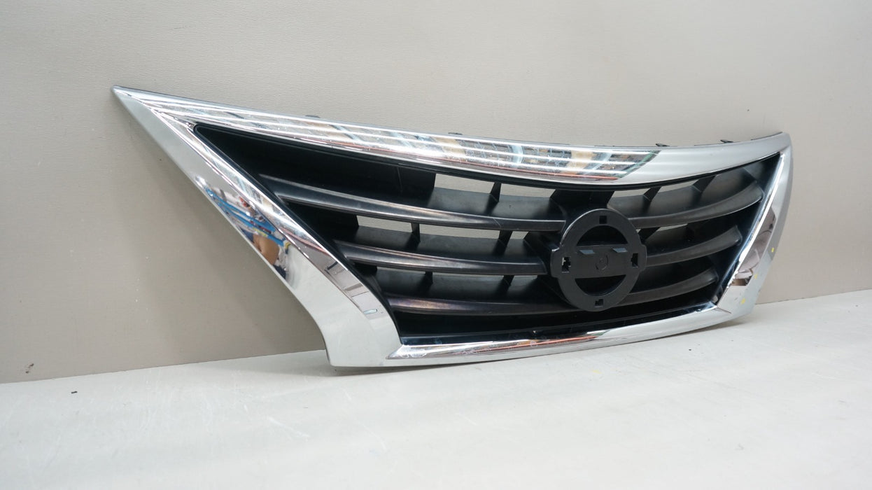 2015-2019 NISSAN VERSA FRONT BUMPER RADIATOR GRILLE OEM 623109KM0A