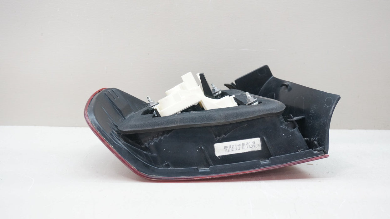 2006-2008 BMW 3-SERIES E90 REAR RIGHT PASSENGER SIDE TAIL LIGHT OEM