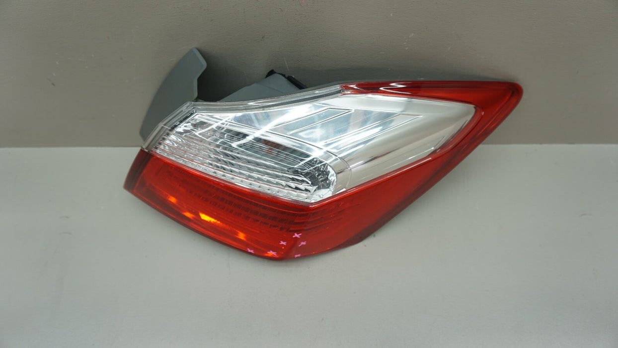 2013-2015 HONDA ACCORD REAR RIGHT PASSENGER SIDE TAIL LIGHT OEM 13 14 15