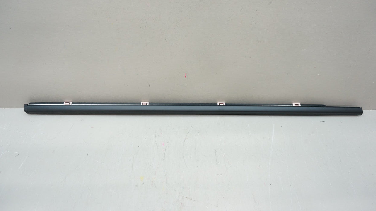 2019-2024 HONDA PASSPORT FRONT RIGHT SIDE WINDOW BELT MOLDING OEM 72410-TG7-A12