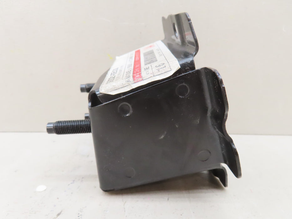 2014-2018 TOYOTA HIGHLANDER REAR RIGHT BUMPER BODY MOUNT BRACKET OEM 58321-0E030