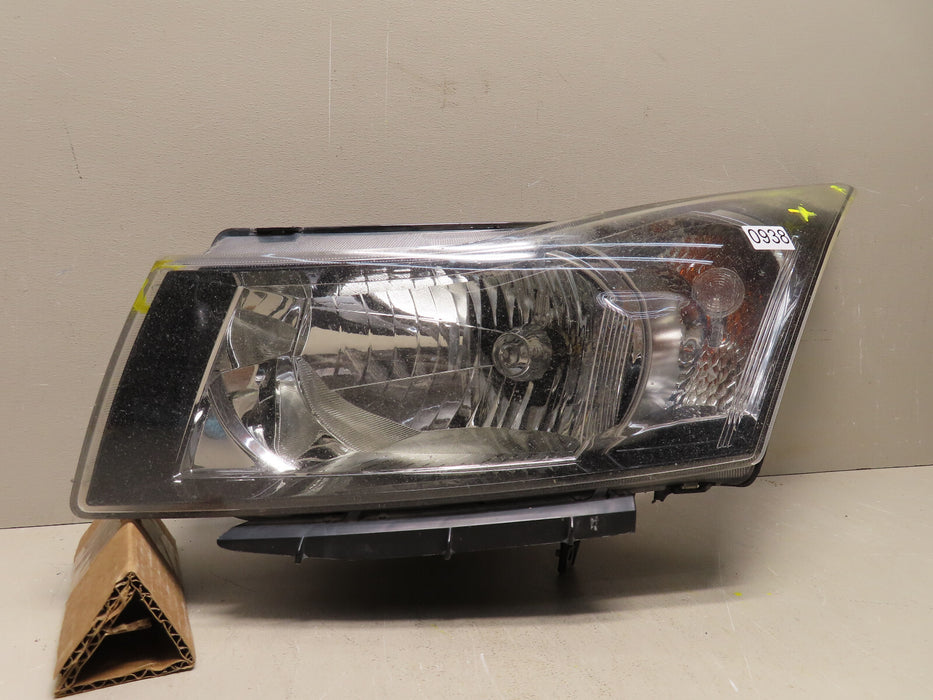 2011-2016 CHEVROLET CRUZE FRONT LEFT DRIVER SIDE HEADLIGHT HALOGEN OEM