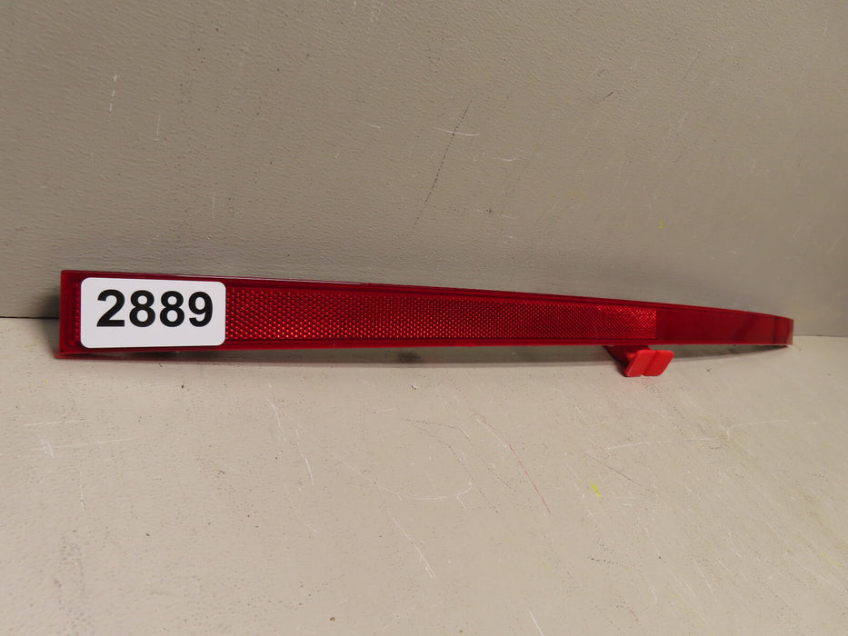 2021 2022 HYUNDAI SANTA FE REAR REFLECTOR CENTER OEM 92409-S1500...