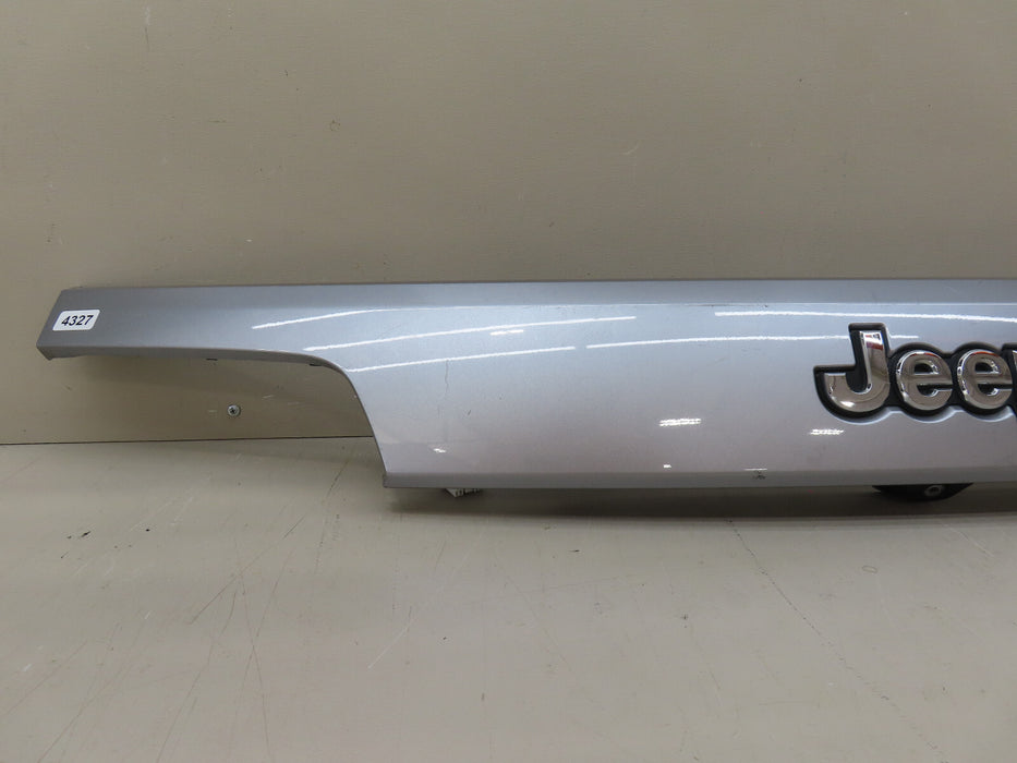 2017-2021 JEEP GRAND CHEROKEE REAR GATE TRIM MOLDING W/CAMERA OEM 1WD55TRMACD
