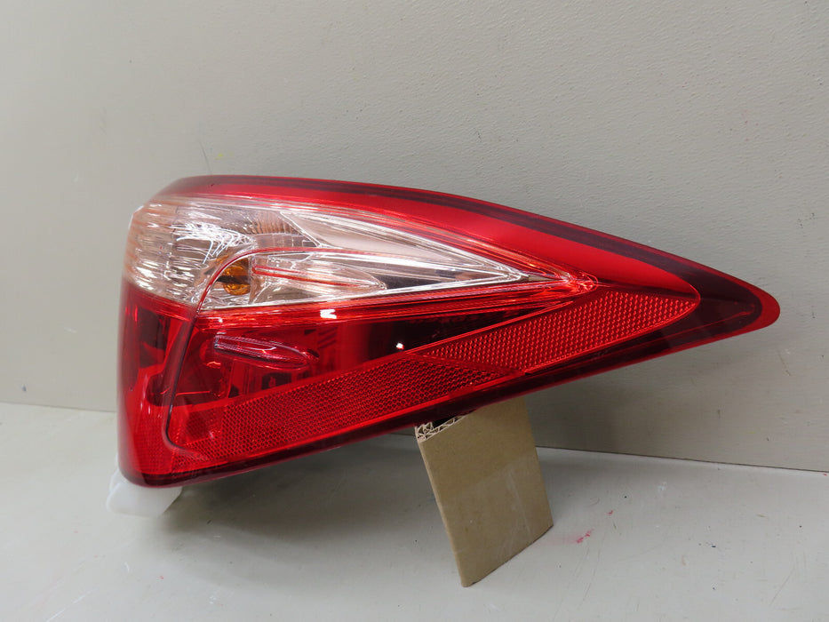 2014-2016 TOYOTA COROLLA REAR RIGHT PASSENGER SIDE TAIL LIGHT OUTER OEM