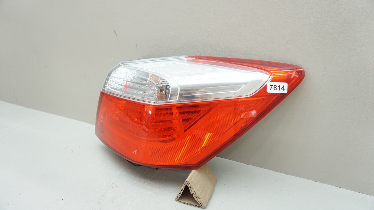 2013-2015 HONDA ACCORD REAR RH RIGHT PASSENGER SIDE OUTER TAIL LIGHT OEM