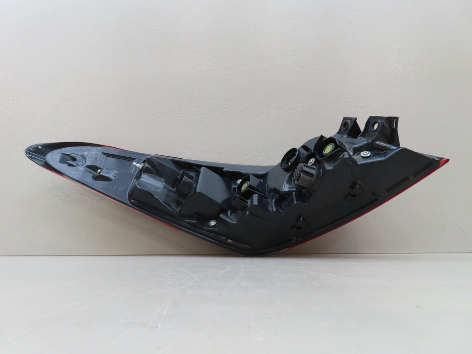 2018-2020 TOYOTA CAMRY REAR RIGHT PASSENGER SIDE TAIL LIGHT OEM