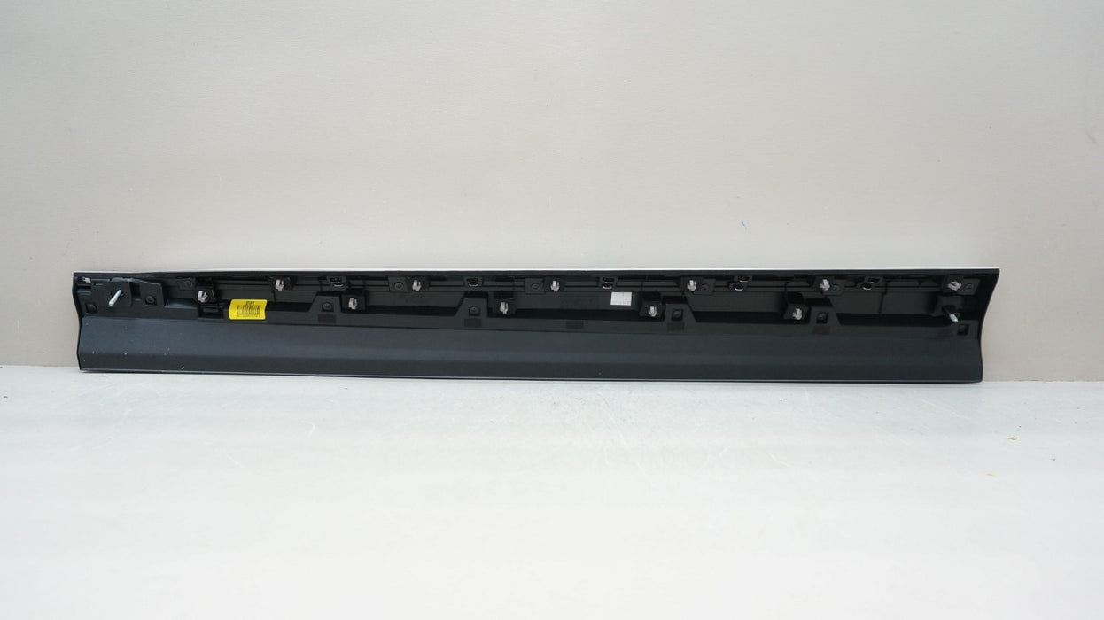 2020-2025 HYUNDAI PALISADE FRONT RIGHT DOOR GARNISH MOLDING OEM 87722-S8100