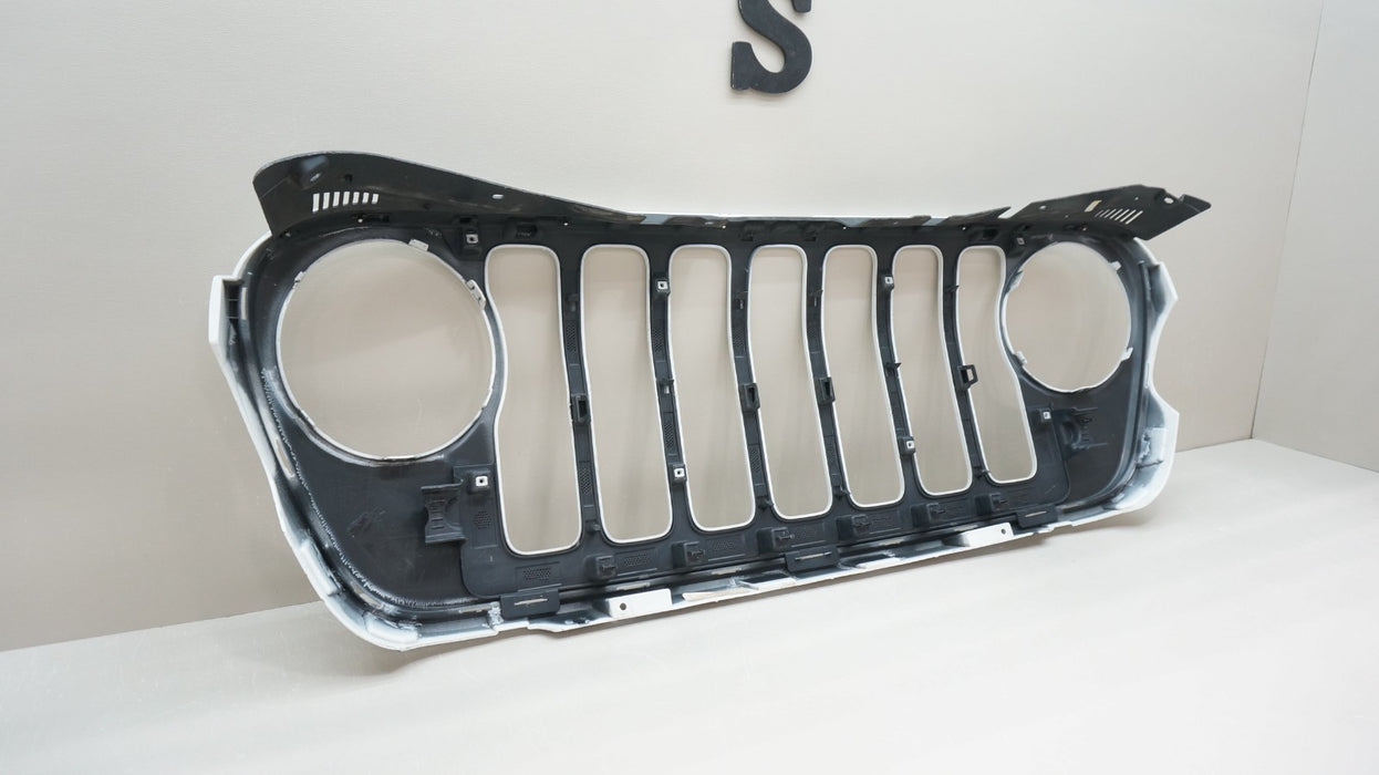2018-2025 JEEP WRANGLER SAHARA FRONT RADIATOR GRILLE OEM 6BY79TRMAB