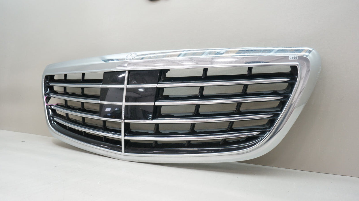 2014-2017 MERCEDES BENZ S CLASS W222 FRONT BUMPER GRILLE OEM A2228800483