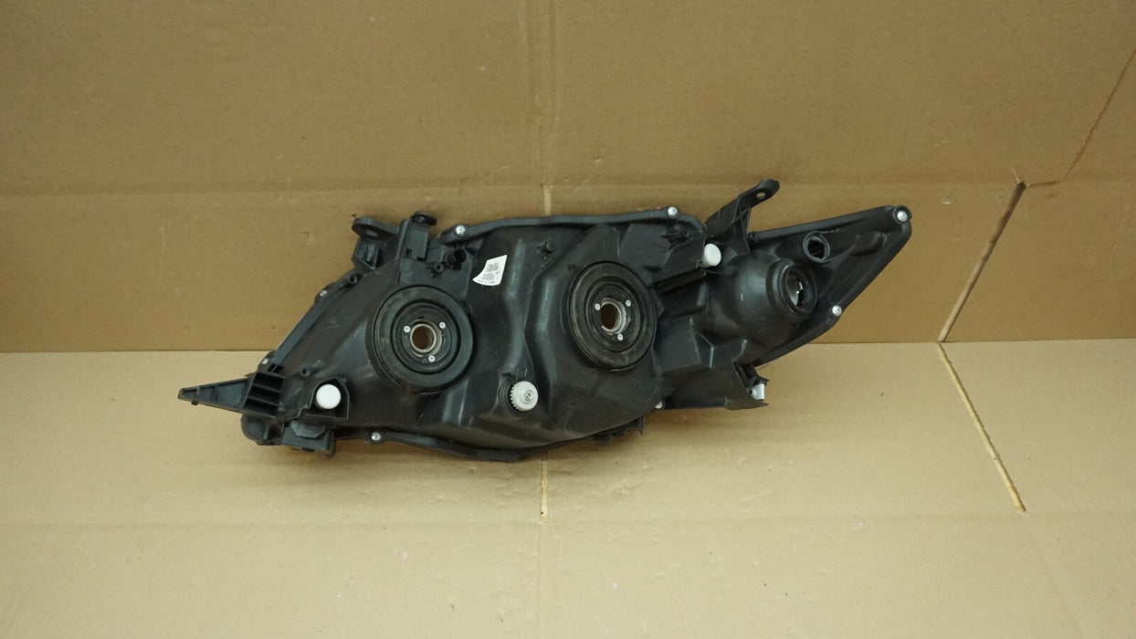 2011-2013 TOYOTA COROLLA FRONT RIGHT PASSENGER SIDE HEADLIGHT HALOGEN