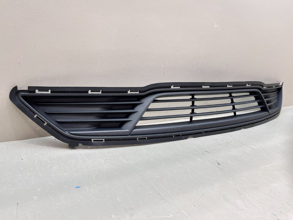 2013-2019 FORD TAURUS FRONT BUMPER LOWER GRILLE OEM DG13-17K945