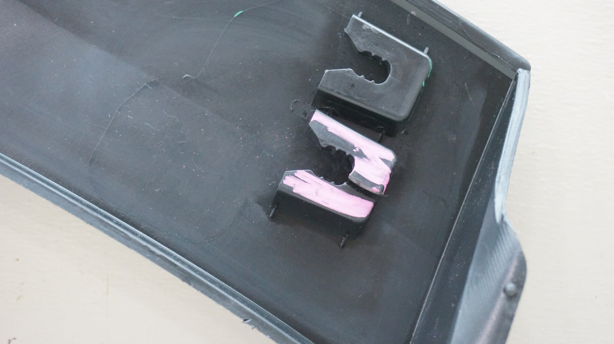 2024-2025 CHEVROLET TRAX REAR LEFT DRIVER SIDE FENDER FLARE TRIM OEM 42856548