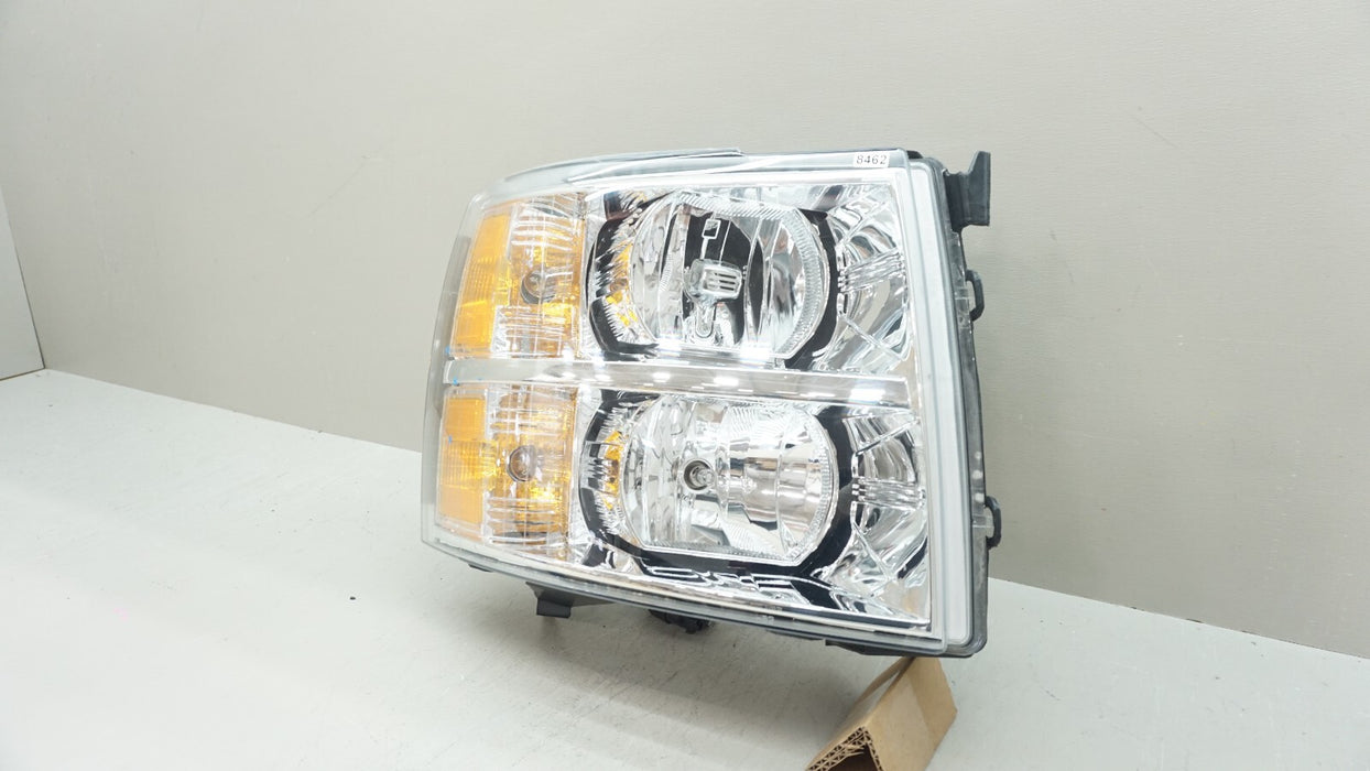2007-2013 CHEVROLET SILVERADO 1500 2500 3500 FRONT RIGHT HALOGEN HEADLIGHT OEM