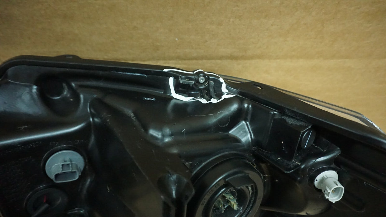 2014-2017 TOYOTA TUNDRA RIGHT PASSENGER SIDE HALOGEN HEADLIGHT HEADLAMP OEM