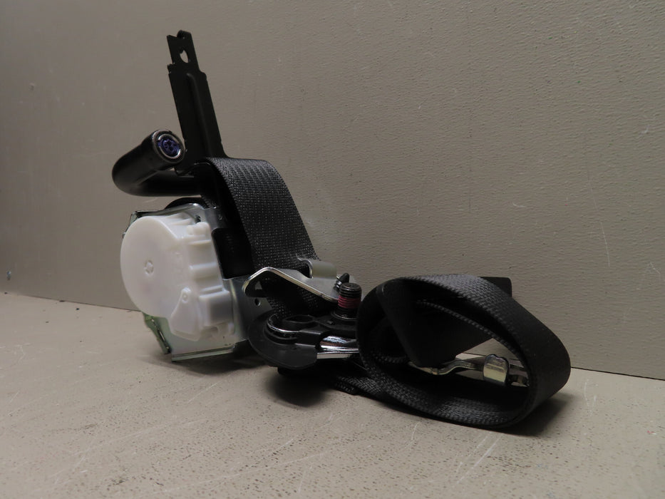 NEW GENUINE GENERAL MOTORS SEAT BELT RETRACTOR KIT P#84493995 OEM