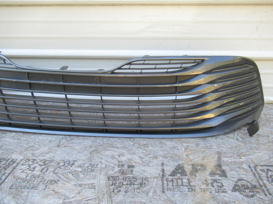 2018-2020 TOYOTA CAMRY FRONT LOWER BUMPER GRILLE GRILL PLASTIC 53113-06010 OEM