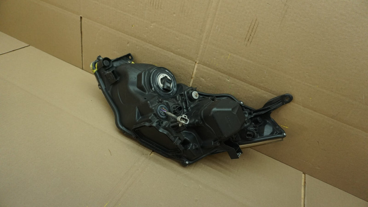 2014-2016 TOYOTA COROLLA FRONT RIGHT PASSENGER SIDE HEADLIGHT HALOGEN OEM 947449
