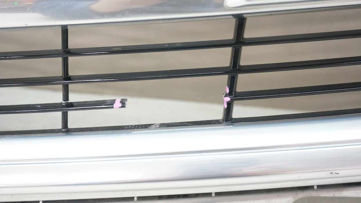 2015-2020 CADILLAC ESCALADE FRONT BUMPER RADIATOR GRILLE W/ CAMERA OEM 23329115