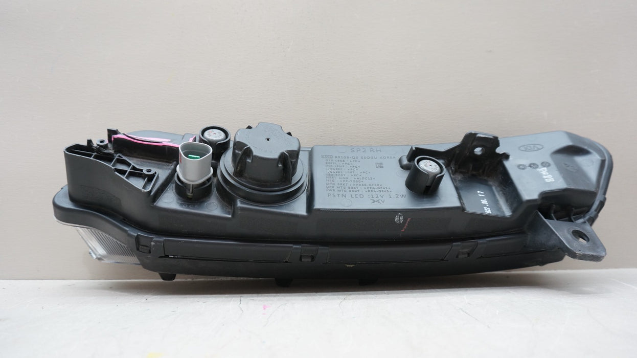 2020-2022 KIA SELTOS FRONT RIGH PASSENGER DAYTIME RUNNING LIGHT OEM 92109-Q5