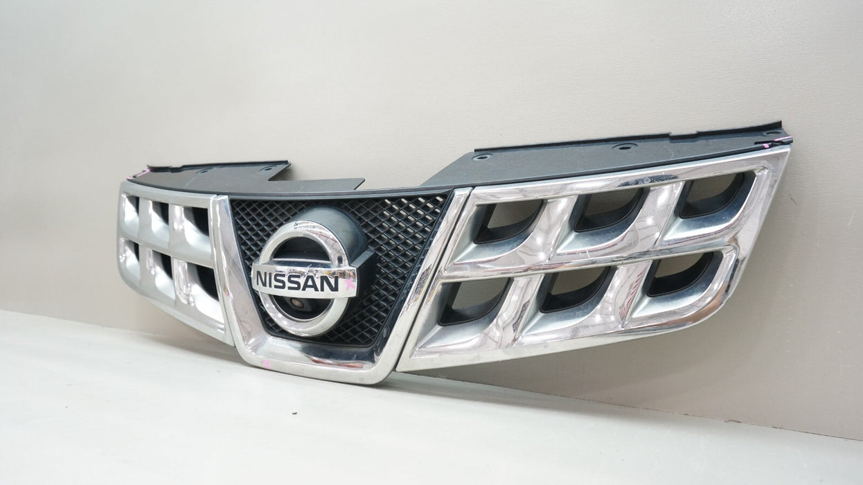 2011-2015 NISSAN ROGUE FRONT BUMPER GRILLE WITH CAMERA AND EMBLEM OEM 623101VX0A