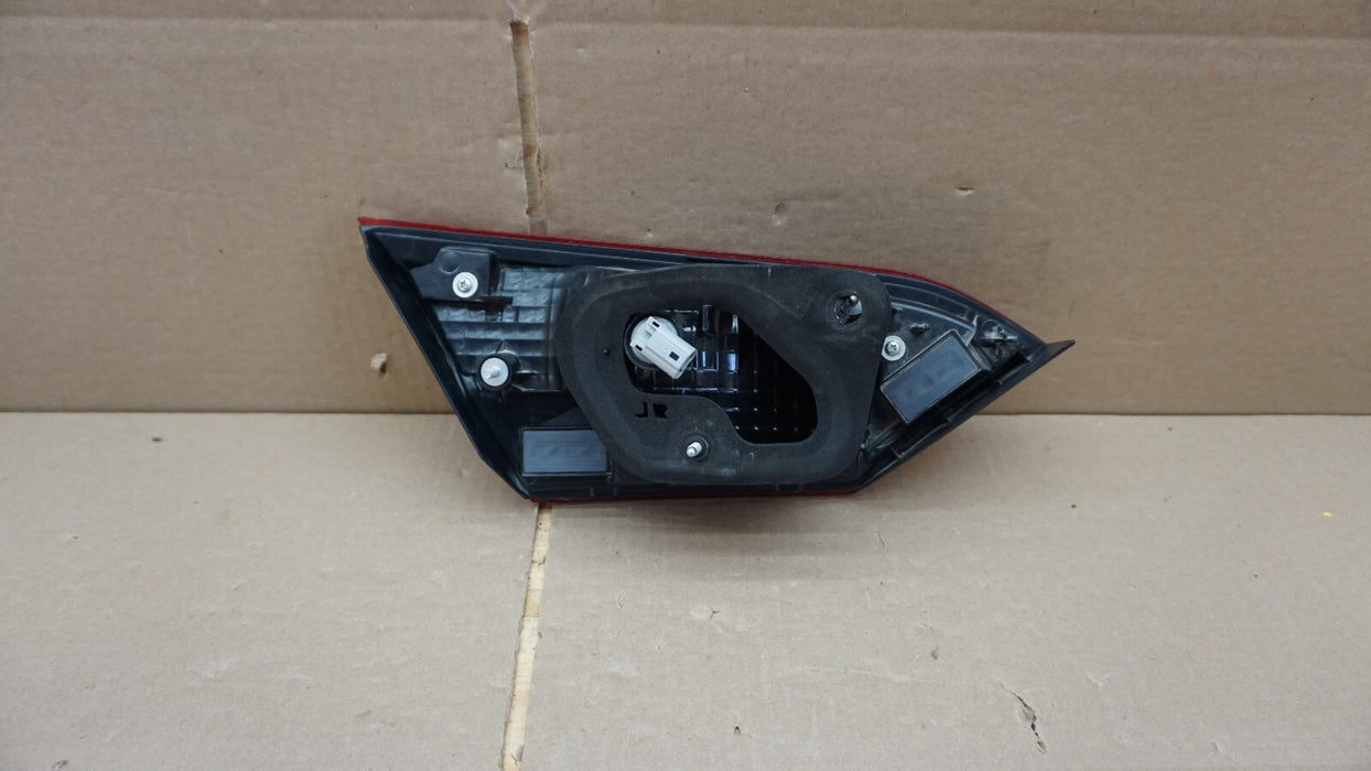 2018-2019 TOYOTA CAMRY REAR RIGHT PASSENGER SIDE INNER TAIL LIGHT LAMP OEM