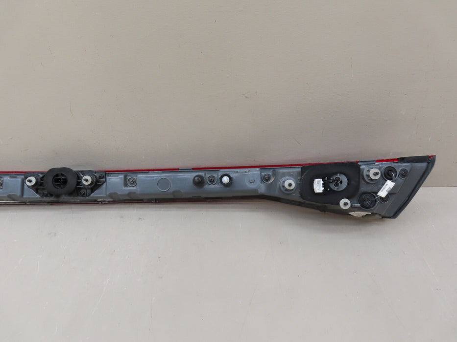 2021 2022 HYUNDAI ELANTRA REAR CENTER TAIL LIGHT LIFT GATE OEM LED 92409-AB000