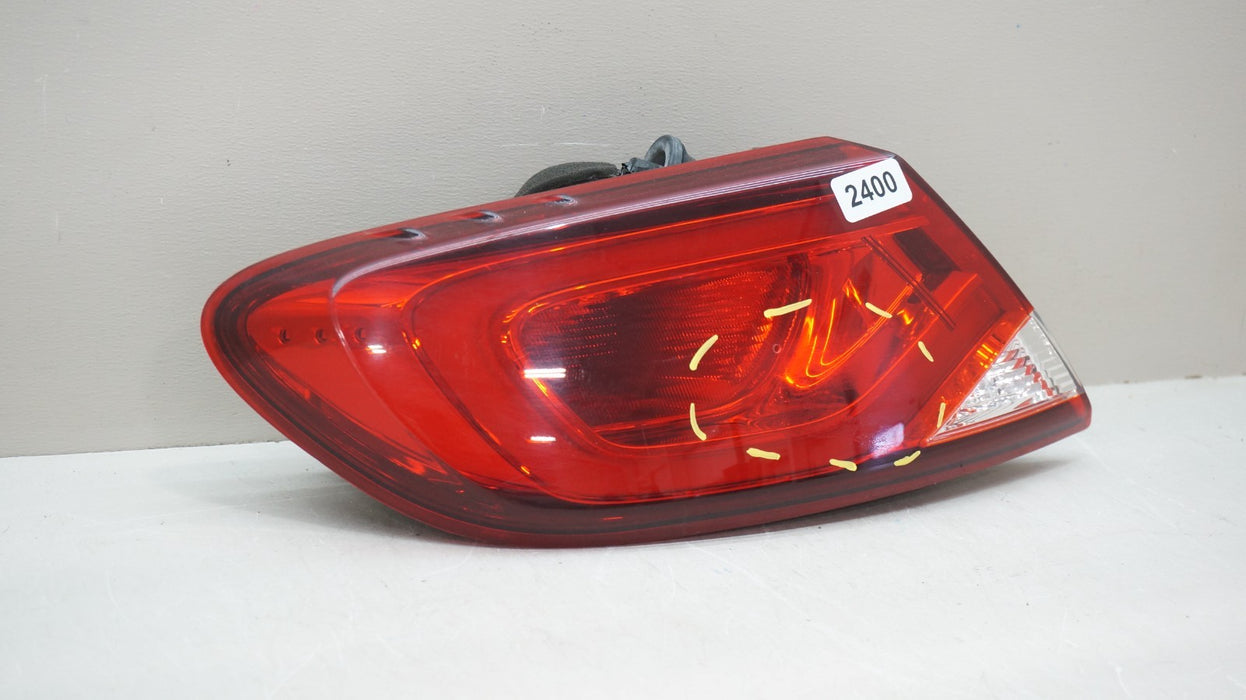 2015-2017 CHRYSLER 200 REAR LEFT DRIVERS SIDE TAIL LIGHT OEM