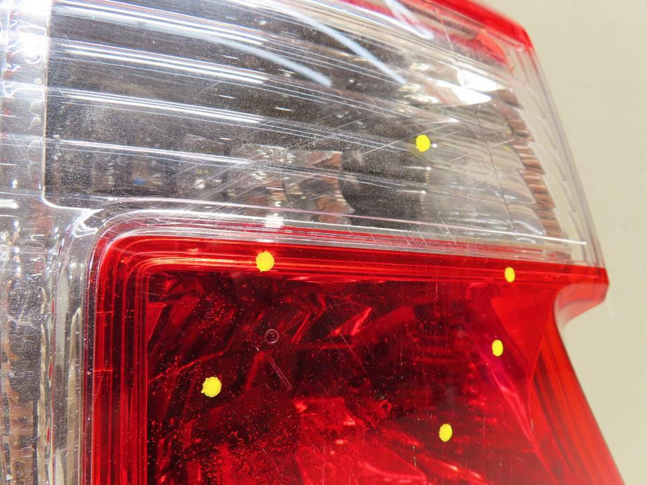 2012 2014 TOYOTA CAMRY LEFT DRIVER SIDE OUTER TAIL LIGHT HALOGEN OEM
