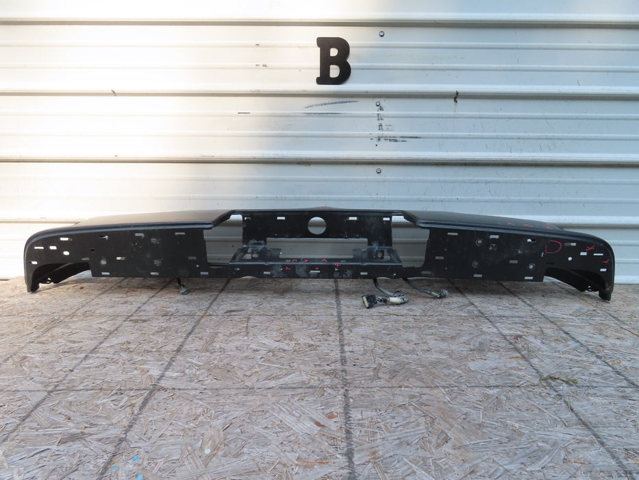 2016-2019 CHEVROLET SILVERADO GMC SIERRA 1500 REAR METAL BUMPER OEM 84077954