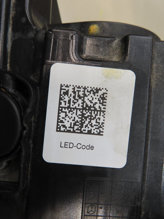 2022 2023 MERCEDES-BENZ C-CLASS C300 FRONT RIGHT PASSENGER HEADLIGHT LED OEM