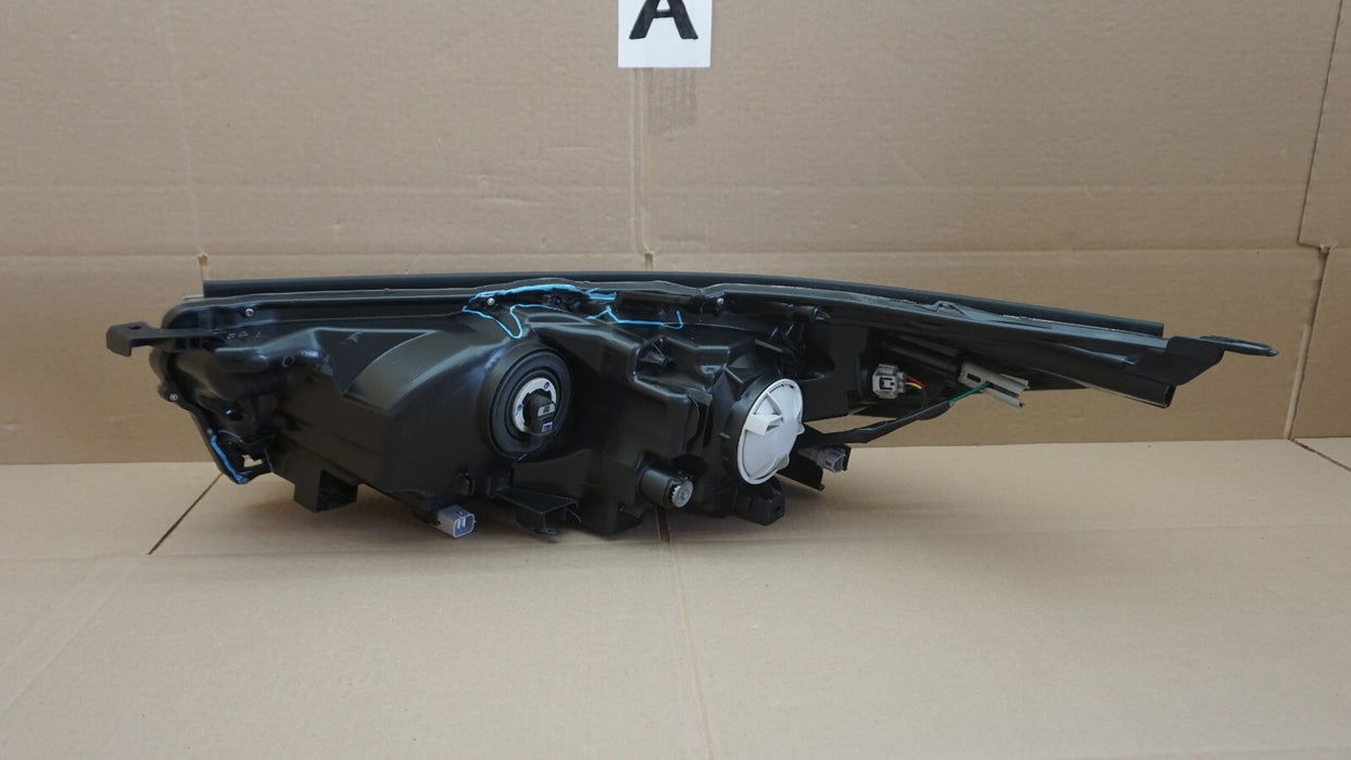2017-2019 TOYOTA HIGHLANDER FRONT PASSENGER SIDE HALOGEN HEADLIGHT LAMP OEM