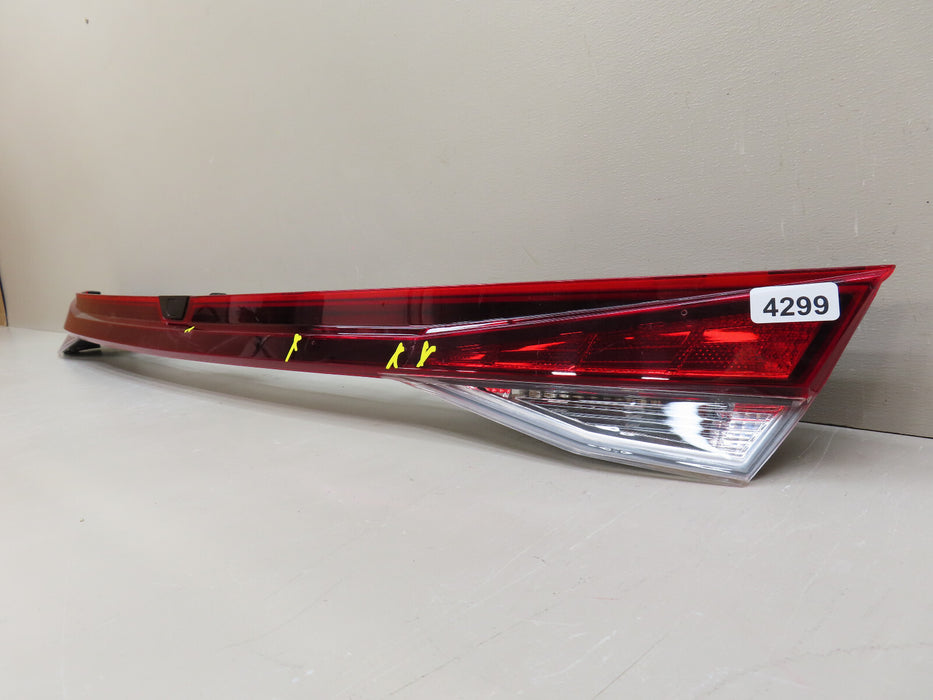 2021 2022 HYUNDAI ELANTRA REAR CENTER TAIL LIGHT LIFT GATE OEM LED 92409-AB000