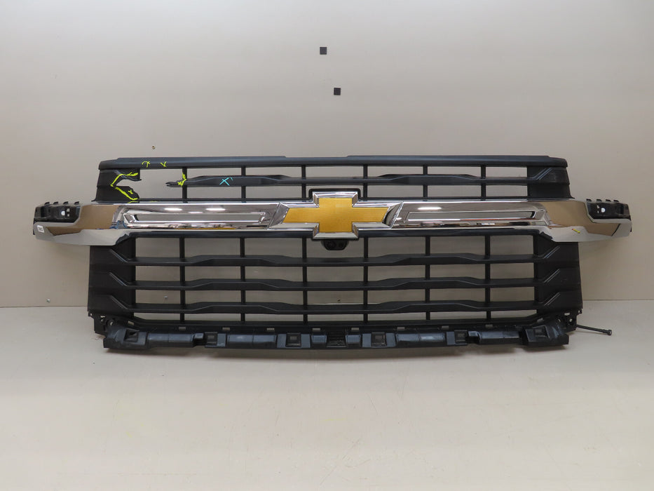 2024 CHEVROLET SILVERADO LT 2500 3500HD FRONT RADIATOR GIRLLE GRILL W/CAMERA OEM