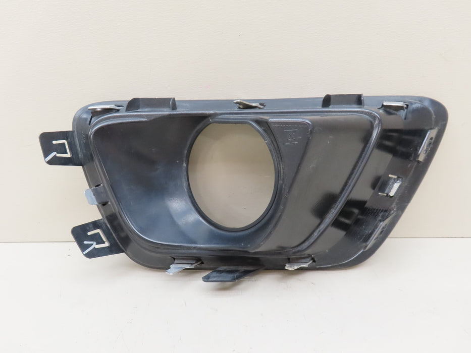 2015-2020 CHEVROLET COLORADO FRONT LEFT DRIVER SIDE FOG LIGHT BEZEL OEM
