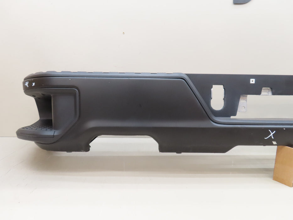 2020 2021 2022 GMC-CHEVROLET SIERRA/SILVERADO 2500/3500 REAR BUMPER COVER OEM