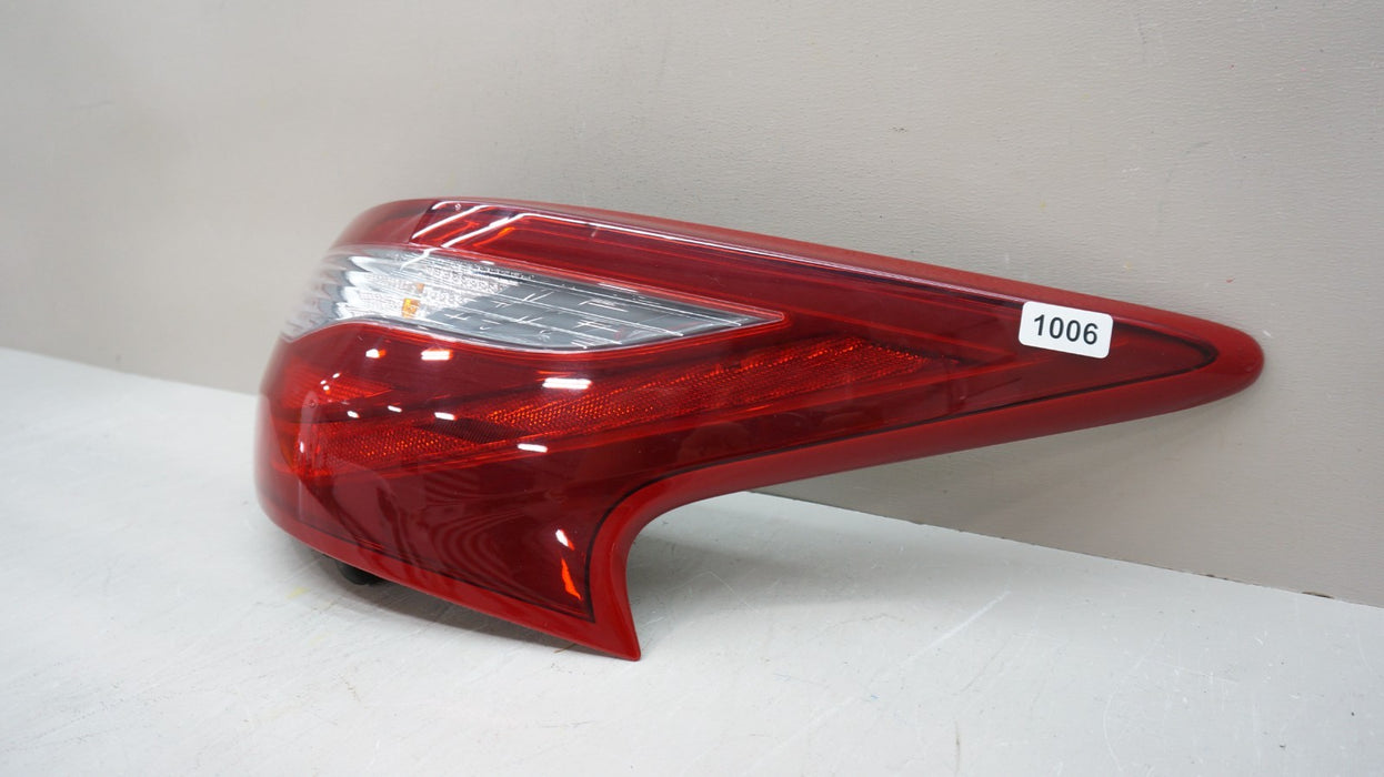 *MINT* 2016-2018 NISSAN ALTIMA REAR RIGHT PASSENGER SIDE TAIL LIGHT OEM