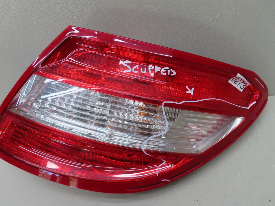 2008-2010 MERCEDES BENZ C300 W204 REAR RIGHT PASSENGER SIDE TAIL LIGHT OEM