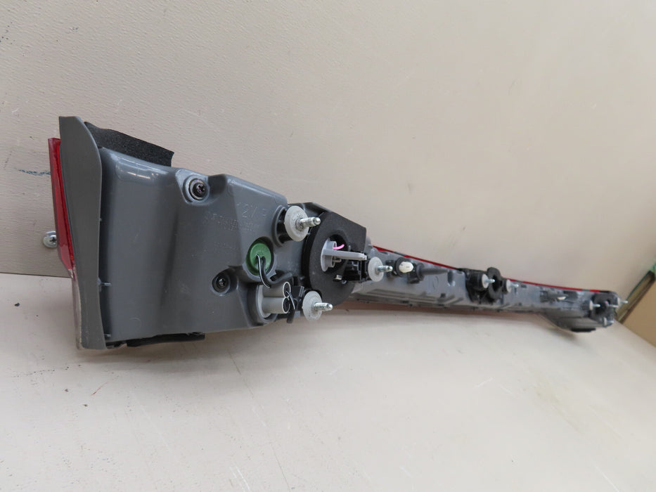 2021-2023 HYUNDAI ELANTRA TAIL LIGHT BRAKE LAMP PANEL OEM 92409AA020
