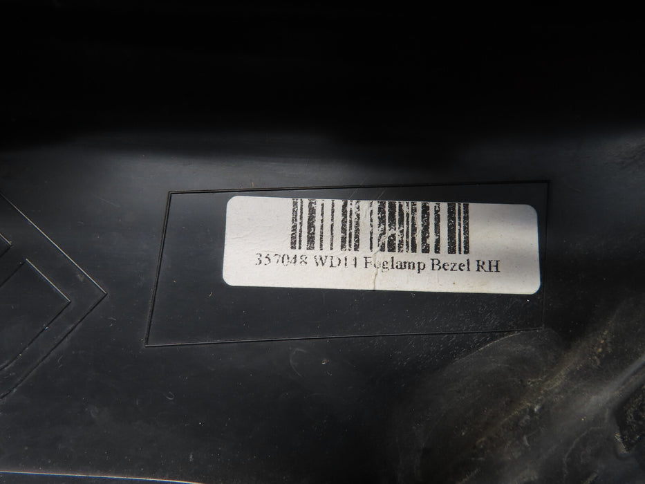 2014-2020 DODGE DURANGO RIGHT PASSENGER SIDE FOG LIGHT LAMP BEZEL OEM 08871124