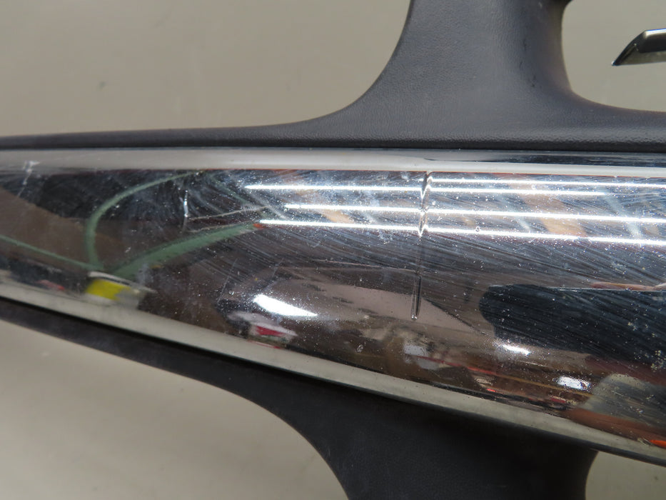 00 01 02 03 04 05 06 CHEVY SUBURBAN TAHOE FRONT UPPER GRILL GRILLE  OEM