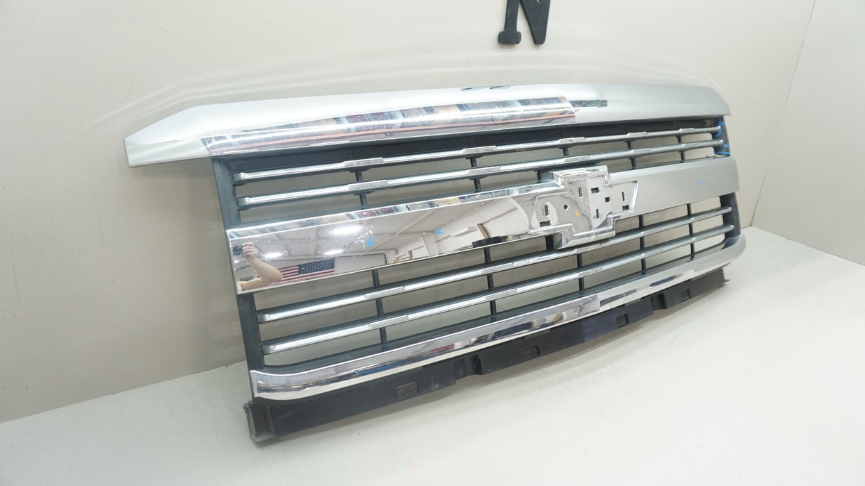 2015-2019 CHEVROLET SILVERADO 2500 3500 FRONT RADIATOR GRILLE OEM 22796386