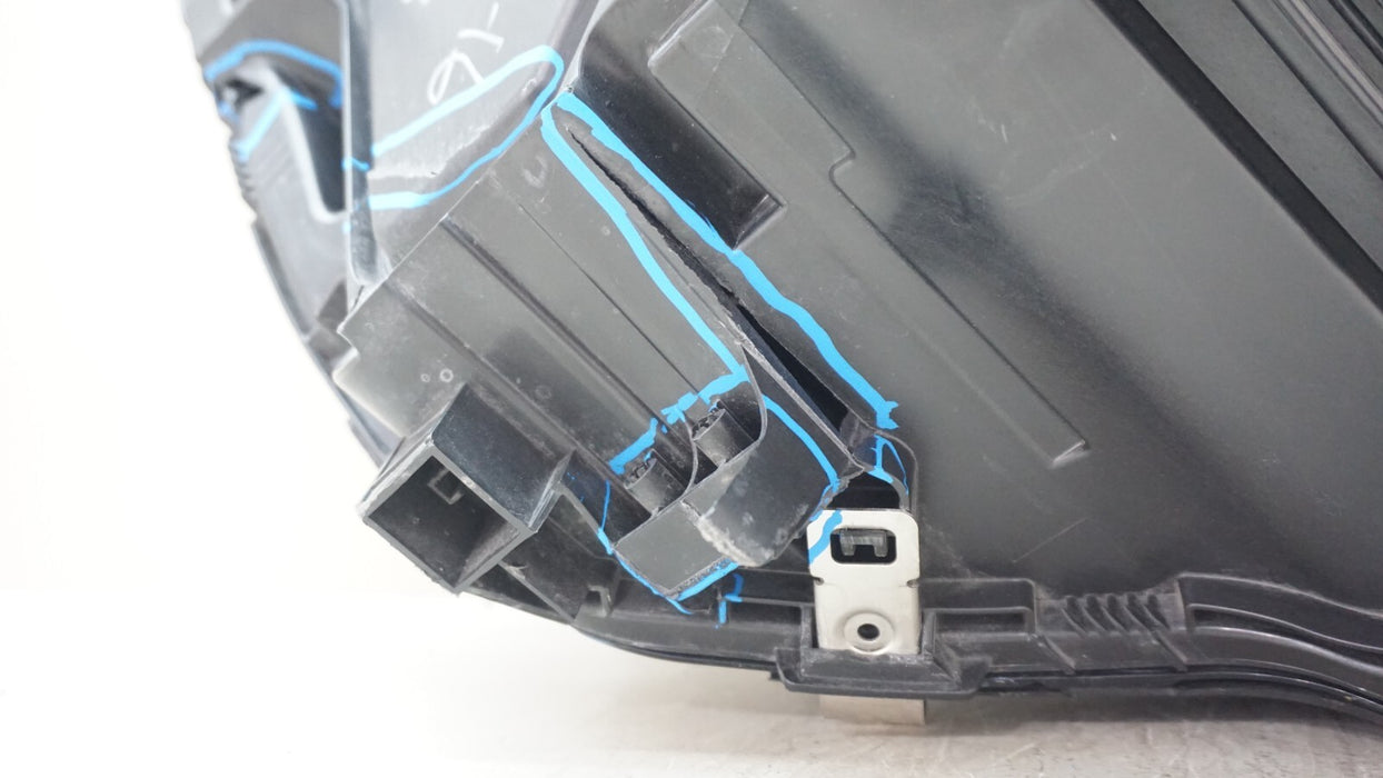 2015-2018 MERCEDES-BENZ C CLASS C300 FRONT LEFT DRIVER SIDE HEADLIGHT OEM
