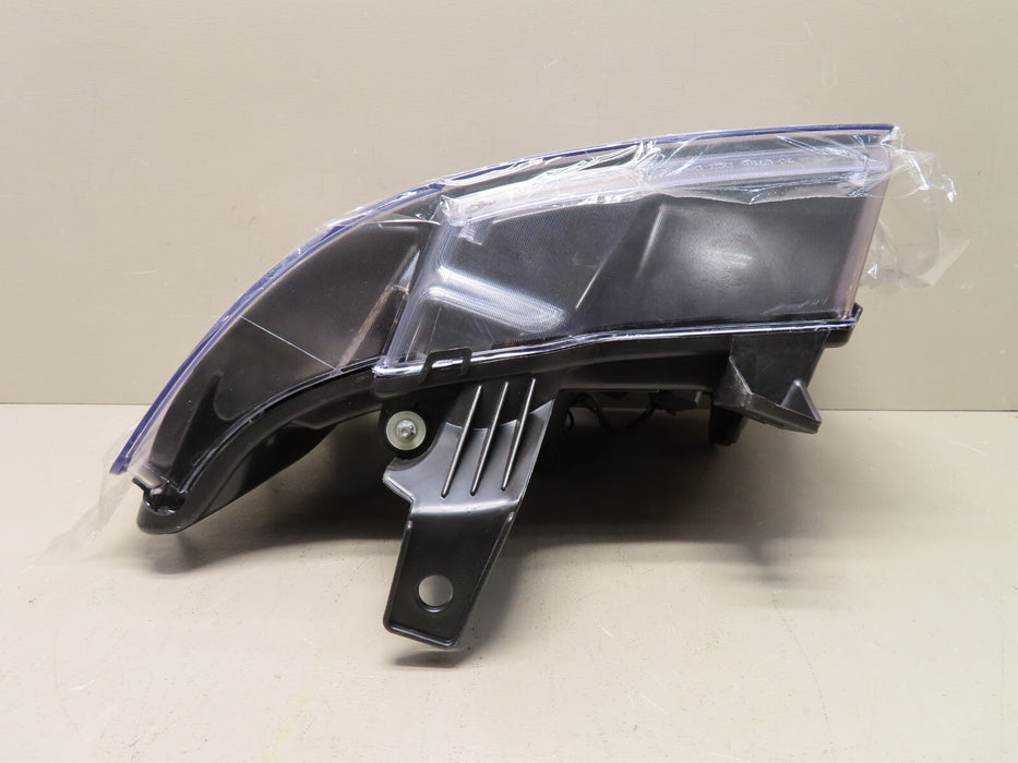 2007-2014 CHEVROLET TAHOE/SUBURBAN LEFT DRIVER HEADLIGHT LAMP HALOGEN
