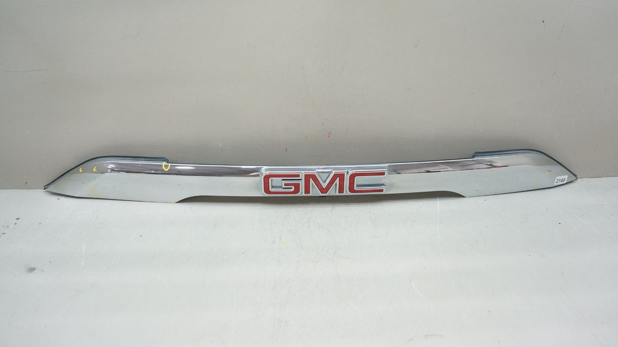 2017-2019 GMC ACADIA REAR TAILGATE HATCH MOLDING WITH CAMERA OEM 84169198