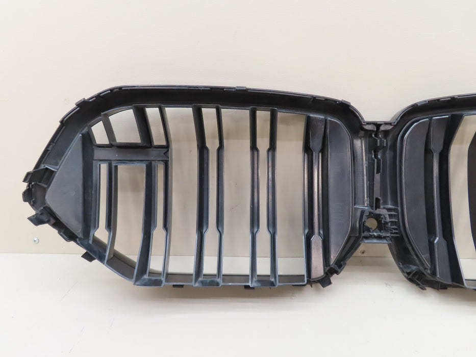 2020-2023 BMW X6M FRONT RADIATOR GRILL GRILLE OEM 8079731